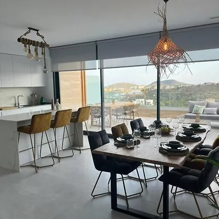 Duplex In Finestrat With 4 Bedrooms, 3 Bathrooms! Private Balcony Alicante